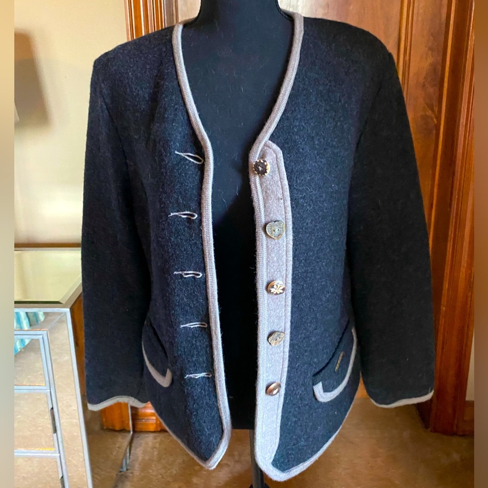 Geiger black blazer